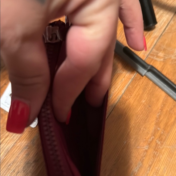 Lululemon NWT Card pouch - Picture 2 of 4